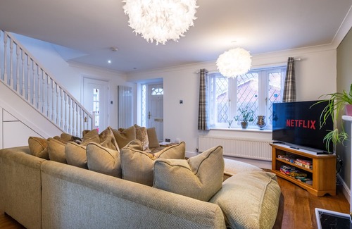 Cherry Hinton Casa | Spacious 4-br Cambridge House, Free Parking