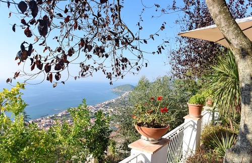 Giungano Apartamento | Ferienwohnung Felice 3 in Castellabate mit Meerblick und Privater Terrasse