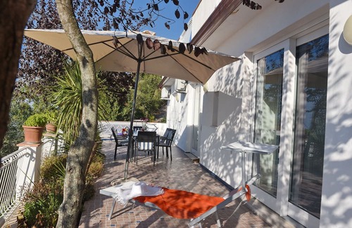 Giungano Apartamento | Ferienwohnung Felice 3 in Castellabate mit Meerblick und Privater Terrasse