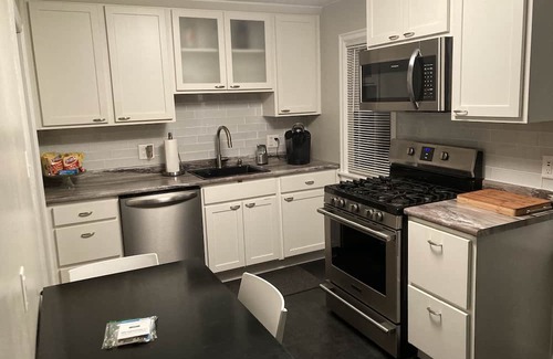 Saint Marys  Allen County Casa | Off Broadway! cozy quiet restful cul-de-sac by the Rivergreenway