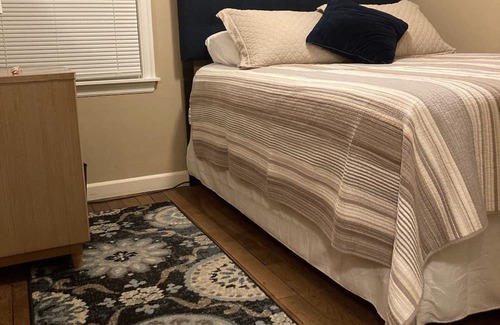 Saint Marys  Allen County Casa | Off Broadway! cozy quiet restful cul-de-sac by the Rivergreenway