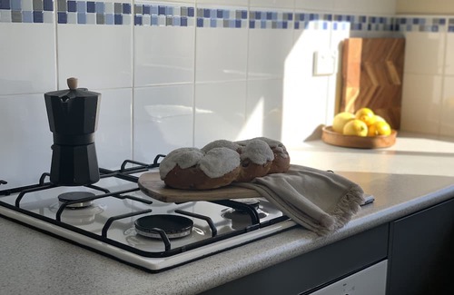 Spencer Park Casa | A centrally located cosy home. Close to beaches, shops and local attractions.