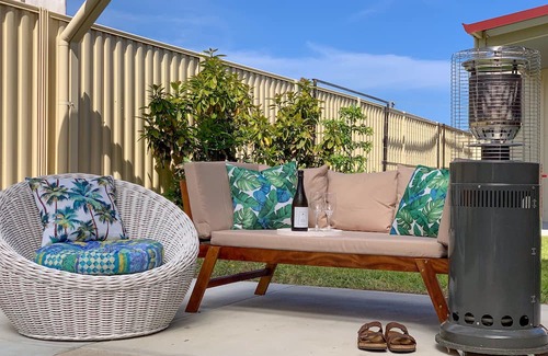 Spencer Park Casa | A centrally located cosy home. Close to beaches, shops and local attractions.