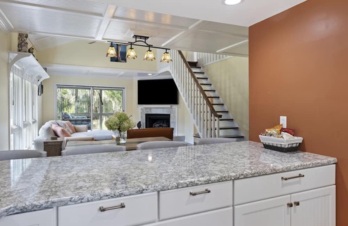 Ocean Ridge Villa | A&J Hideaway:Beautiful Resort Villa Overlooking Golf Course & Tranquil Lagoon; Screened Porch