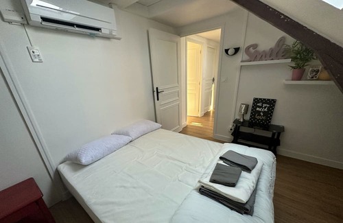 Saint-Florentin Casa | Homerez - Big house for 11 ppl. with garden and terrace at Saint-Florentin