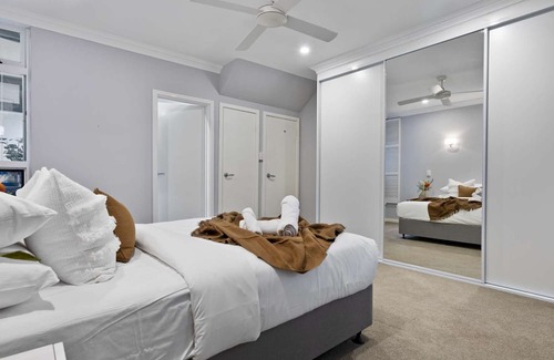 Lesmurdie Casa | Explore the serenity of Wattle Falls with a 4 Bedrooms, 3 Bathrooms Home
