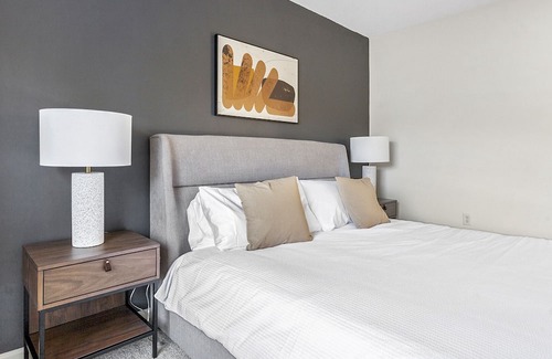 Jamestown Apartamento | Modern Apartment in Prime Location (ID1182X417)