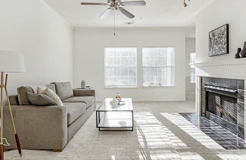 Jamestown Apartamento | Modern Apartment in Prime Location (ID1182X417)