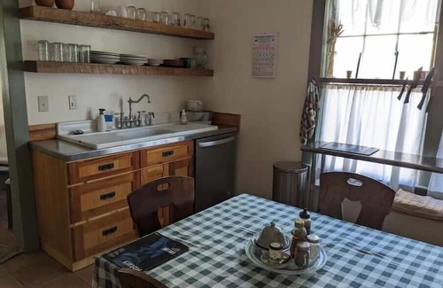 Arcadia Historic District Casa | 100 year old Cowboy's Craftsman Home