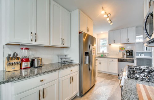 Town of Owasco Cabaña | Tranquil Auburn Lakehouse w/ Sunroom & Game Room!