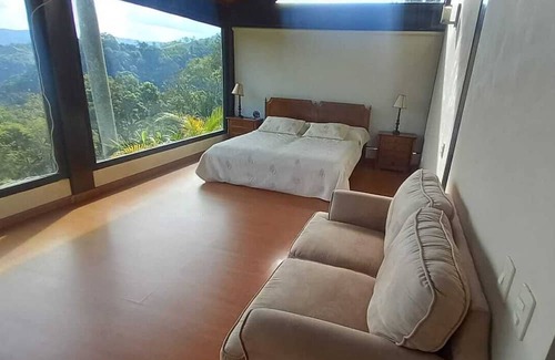 La Vega Casa | Finca de Descanso con Vista a las Montañas