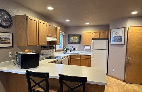 Mendenhall Valley Casa | Fabulous place for a large family gathering and sleeps up to 10 people.