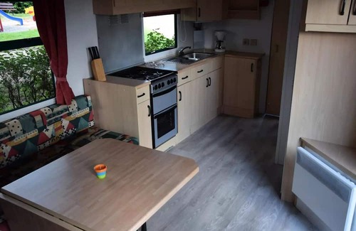 Saint-Bonnet-le-Chateau Casa | Camping de la Belle Etoile * - Vintage Mobilhome Verona 2 bedrooms Terrace 5 people