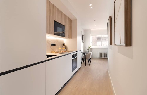 Hispanoamerica Apartamento | Beautifull Loft for 2 Chamartin (Serrano Park I)
