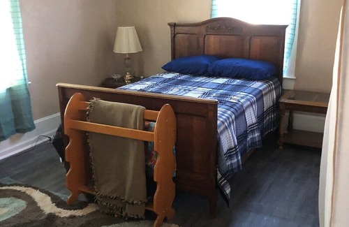 Palestine Casa | Peaceful & Simple 2 BR Home in Quiet Neighborhood