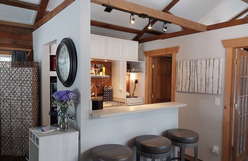 Pentwater Cabina | Cuddle up in this cozy cabin