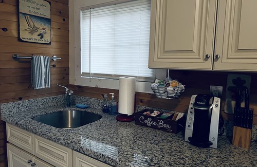 Lochmere Cabina | 1 BR Cabin with Dock and Shared Beach