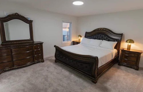 London Casa | Spacious Dream Home for You and Yours