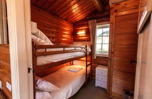 Ffestiniog Cabina | Mountain View 3 Bed Log Cabin in Snowdonia