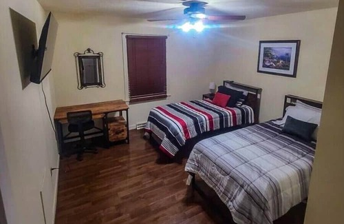 Blackstone Casa | Spacious house on a quiet street
