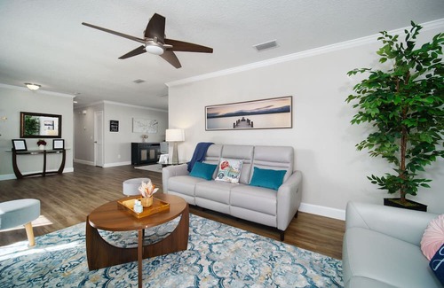 Orange Park Casa | Charm &Cozy Home Pool Heated