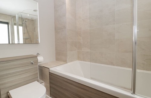 Newent Cabaña | MEDLANDS, pet friendly, with a garden in Newent
