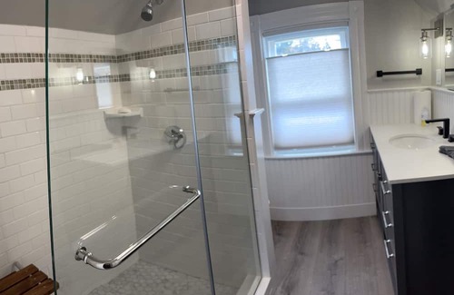 Cohasset Casa | New just minutes to Nantasket Beach and next door to a Cohasset top restaurant