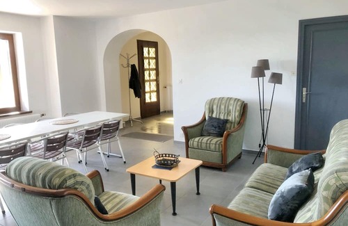 Saint-Etienne-des-Oullieres Casa | Homerez - Big house for 10 ppl. with terrace at Saint-Étienne-des-Oullières