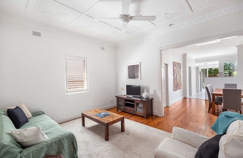 Clovelly Casa | 2BR Vintage Charm, Modern Comfort at Clovelly