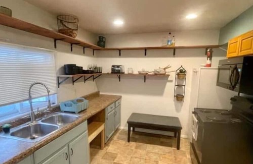Grand Forks Casa | Ells Eccentric Bungalow - Near Downtown