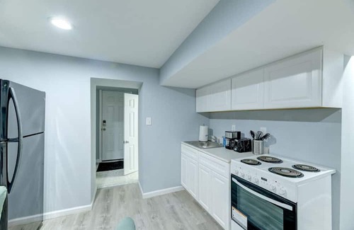 Fairlawn Casa | Garden Flat on 16th - Free Secured Parking
