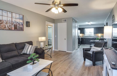 Manchester Apartamento | Pet-Friendly Manchester Apartment w/ Pool Access!