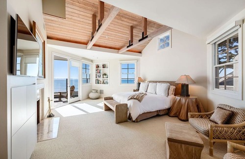 Carpinteria Casa | Stunning beachfront estate in the ultimate location in the Rincon Point!