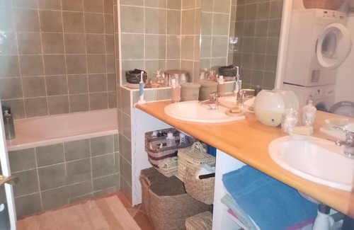 Champeaux Cama Y Desayuno | La Campagne au Bord de la Mer. Une Chambre Chez L'habitant et ses Animaux