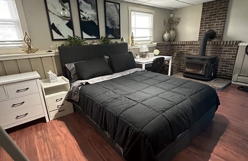 Hamden Casa | Immaculate Home in Quiet Neighborhood