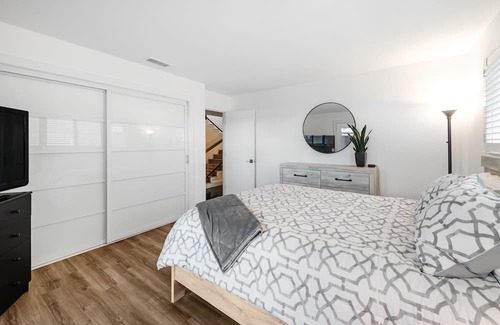 The Strand Casa | NEWLY RENOVATED HOME - Available August 2024 - 2 BLOCKS TO BEACH!