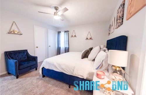 Sherwood Casa | Charming 3BR/2BA Sherwood Home with 2-Car Garage