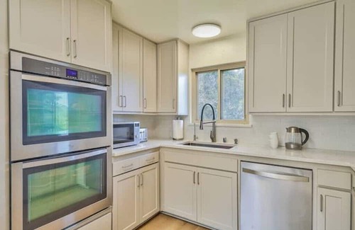 Prunedale Casa | Central Location, cozy 10 Acre Prunedale home - Near Monterey, Carmel, & more