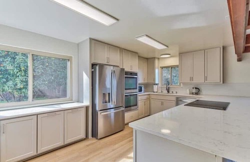 Prunedale Casa | Central Location, cozy 10 Acre Prunedale home - Near Monterey, Carmel, & more