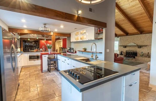 Temecula Villa | Villa with views, wine cellar, pool, & much more