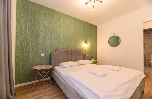 Brasov Condominio | UNO - Gardens by Holiday Belview❤