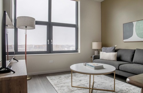 Logan Square Apartamento | Amazing Logan Square 1BR w/ Pool, Lounge & Gym nr L, by Blueground