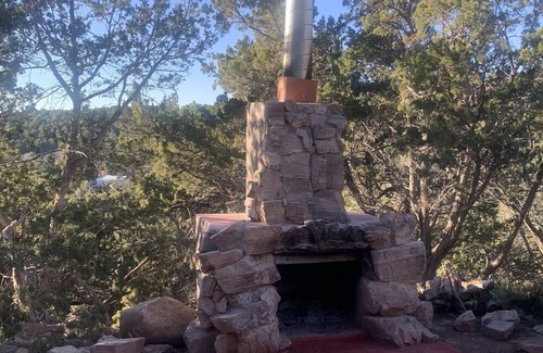 Cedar Crest Casa | mountain home near sandia trails.