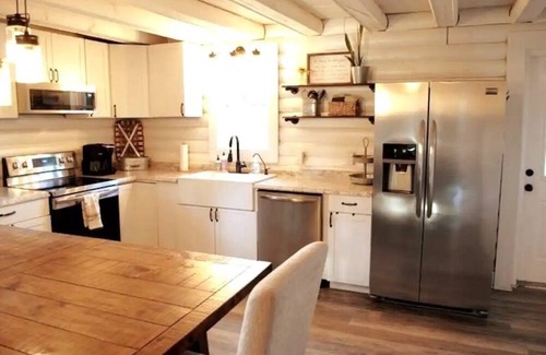 Mount Mourne Cabina | Modern Waterfront Cabin in Mooresville, NC! The perfect tranquil escape