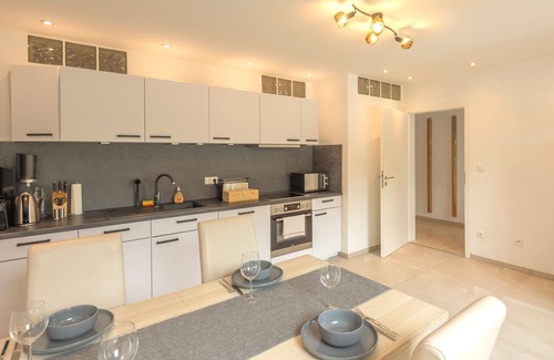 Furstenfeldbruck District Casa | Luxus Ferienhaus mit Sauna - 5 Minuten / 400m zur S-bahn