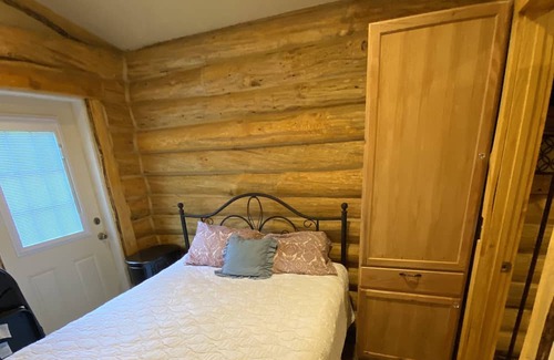 Knik-Fairview Cabina | Private Little Cabin On The Hill.