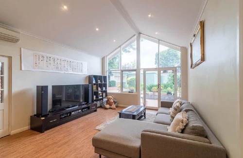 Fullarton Casa | The Wattle House