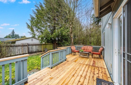 Olympia Casa | Heart of Olympia, 3beds 2.5 bath, Private House, Fenced deck and backyard
