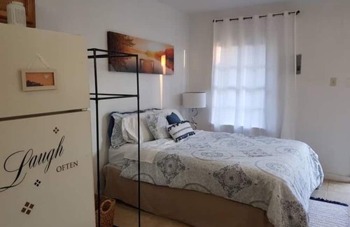 Brookhollow Apartamento | Studio Apartment Close to Galleria
