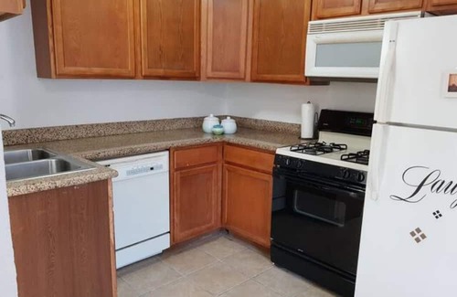 Brookhollow Apartamento | Studio Apartment Close to Galleria
